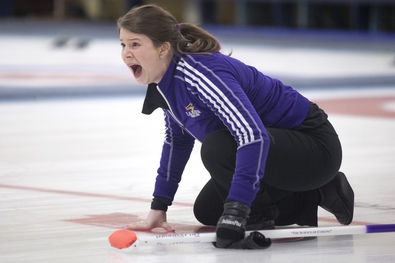 Women's curling 3 (Heather Davidson)